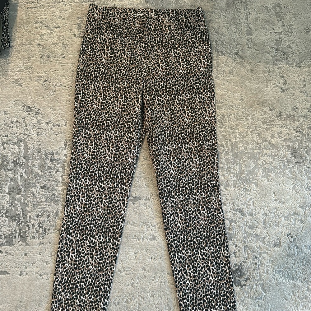 Old navy pixie pants size 8 leopard print